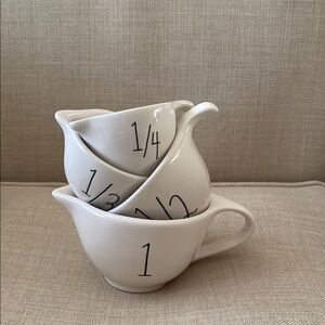 White Measuring Cups Set
